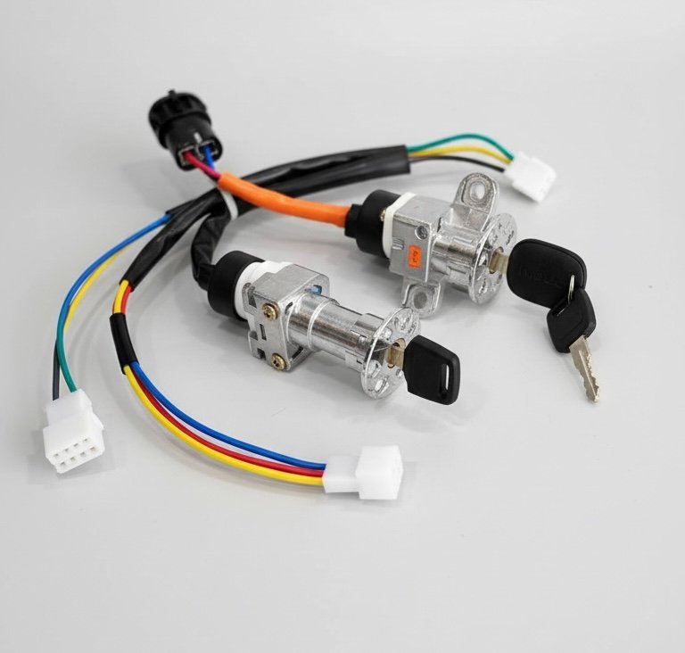 Kit de Cerraduras y Encendido con Llaves para Motos o Scooters (Eléctricos o de Combustión)